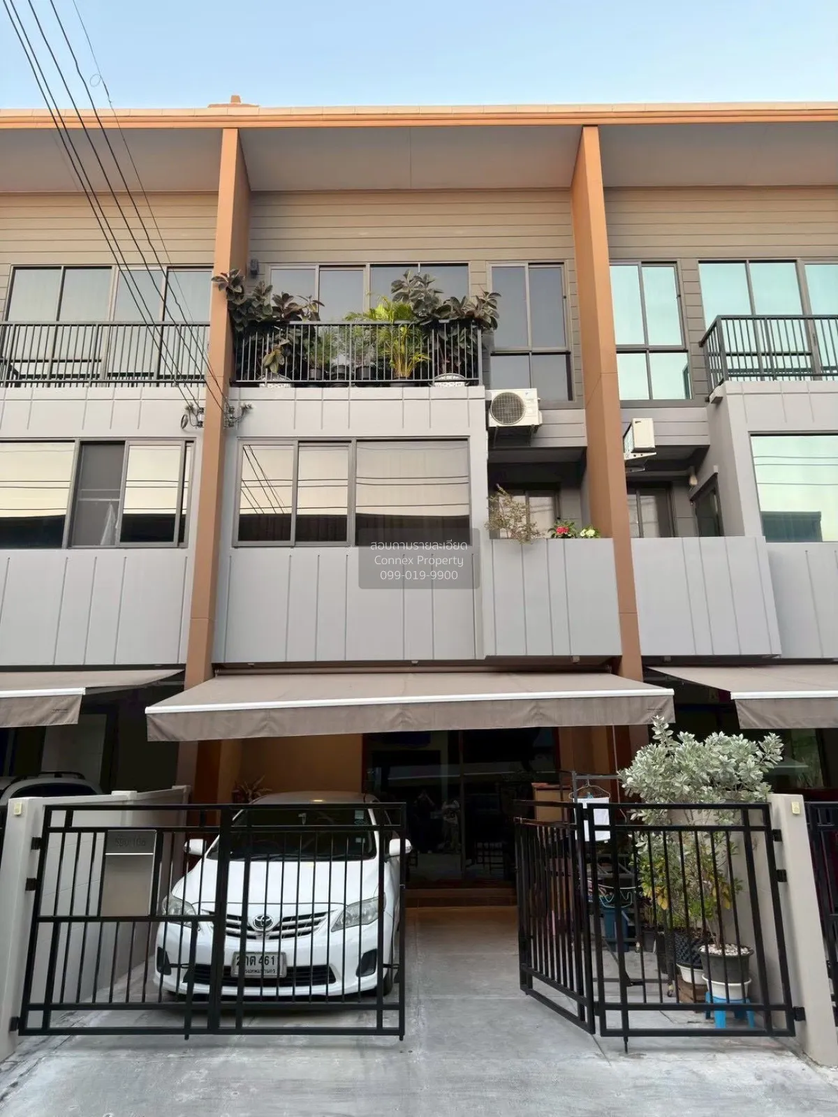 For Sale Townhouse/Townhome  , Baan Klang Muang Sukhumvit - Onnut 1