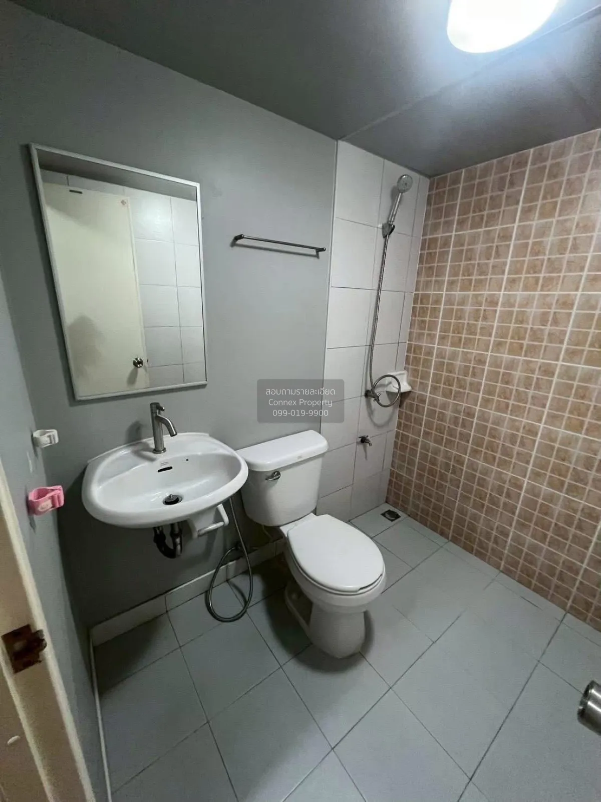 For Sale Condo , Lumpini CondoTown Romklao - Suvarnabhumi , corne