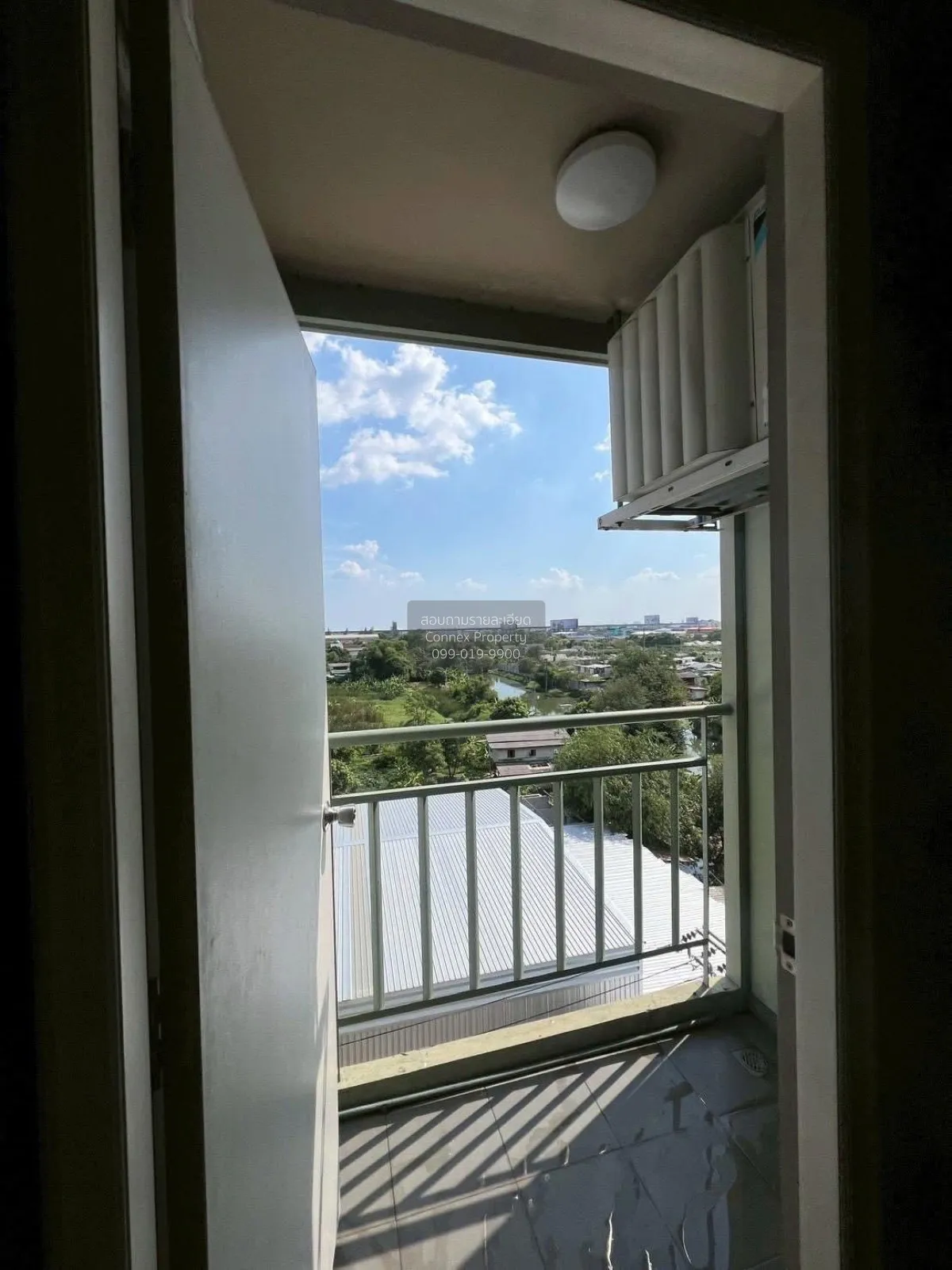 For Sale Condo , Lumpini CondoTown Romklao - Suvarnabhumi , corne