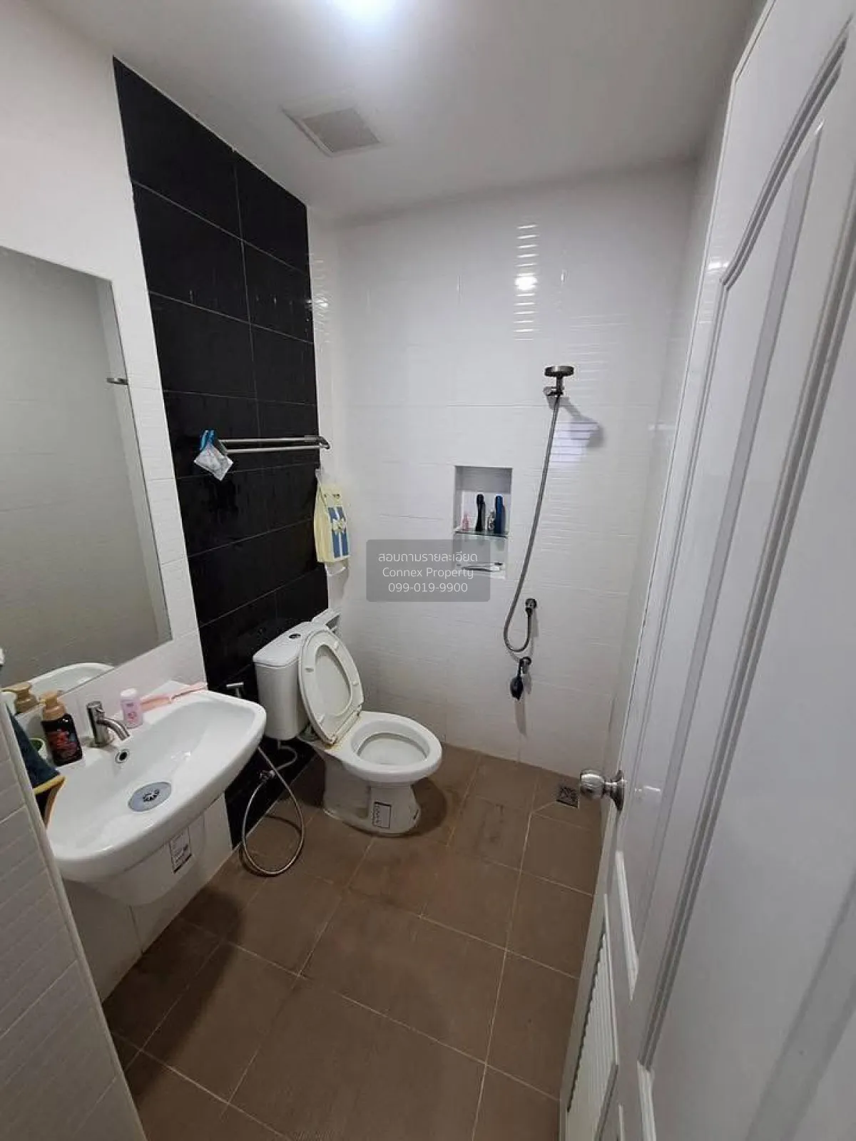 Two-story townhome for sale in Thanyada Plus Wongwaen Theparak, B 2