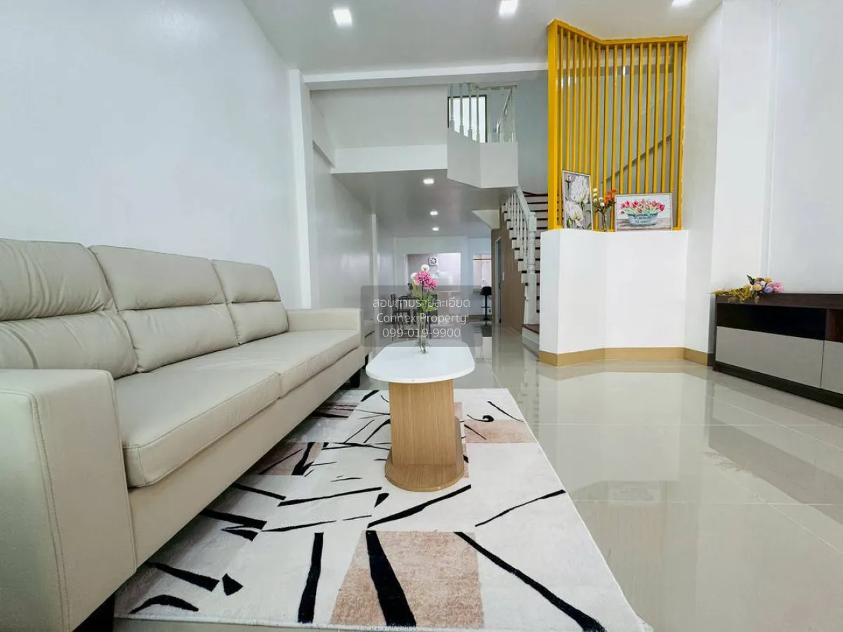 For Sale Townhouse/Townhome  , Maneerin Lake & Park Ratchaphruek 