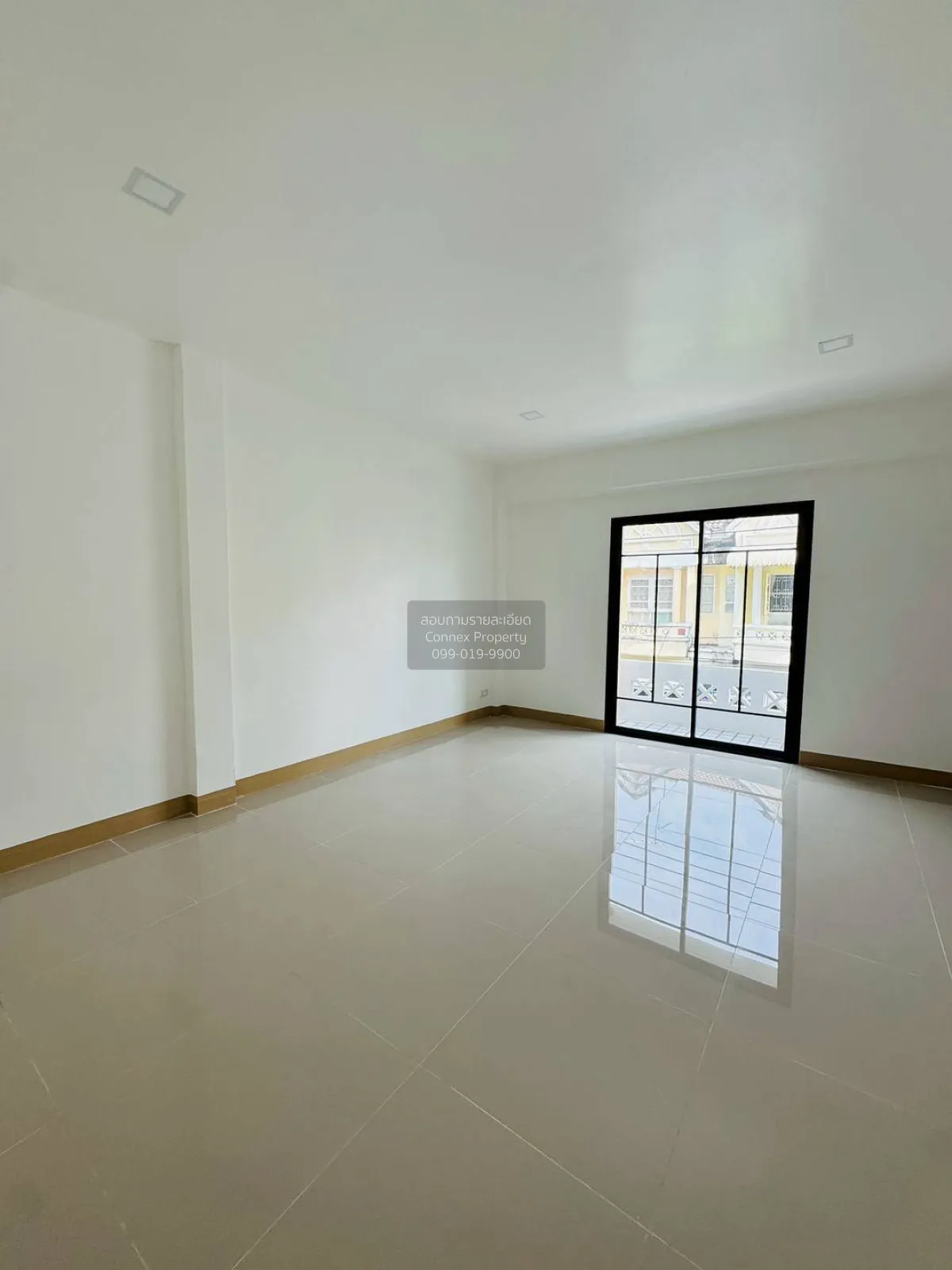 For Sale Townhouse/Townhome  , Maneerin Lake & Park Ratchaphruek 