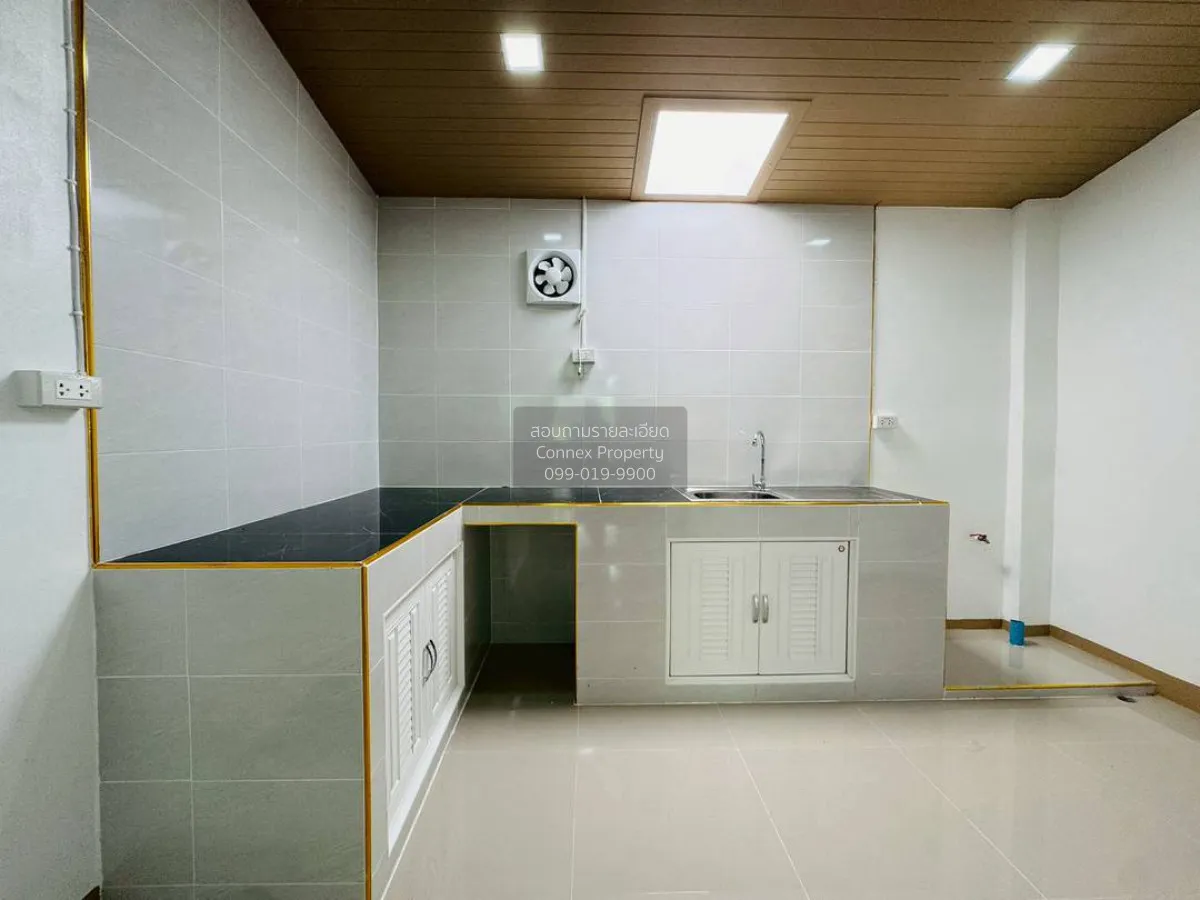 For Sale Townhouse/Townhome  , Maneerin Lake & Park Ratchaphruek 