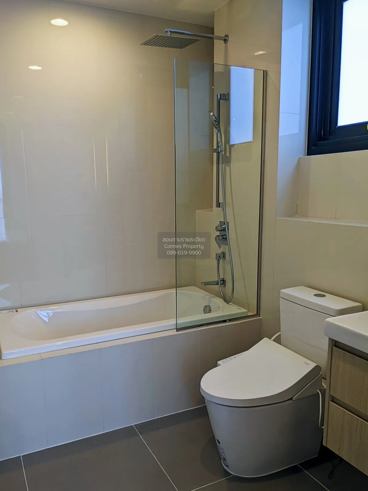For Sale Condo , Oka Haus Sukhumvit 36 , corner unit , river view
