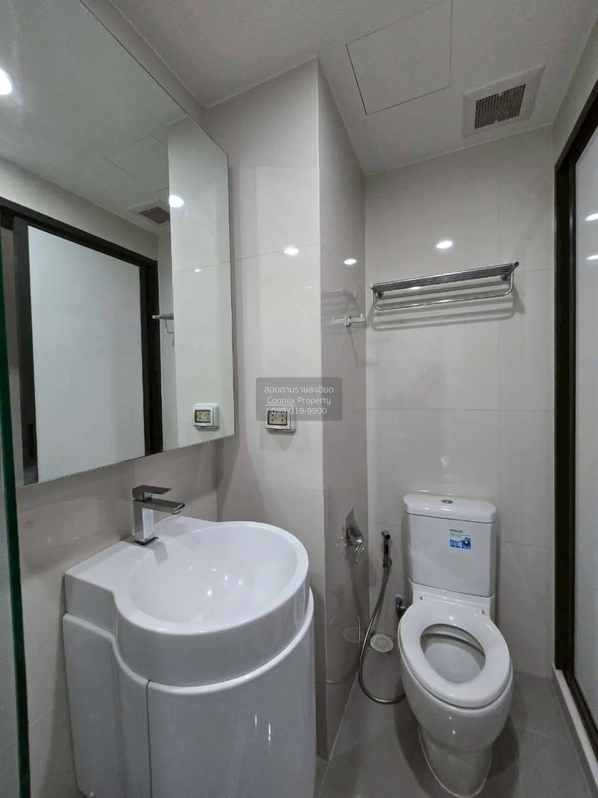 For Rent Condo , RHYTHM Asoke , high floor , wide frontage , MRT- 1