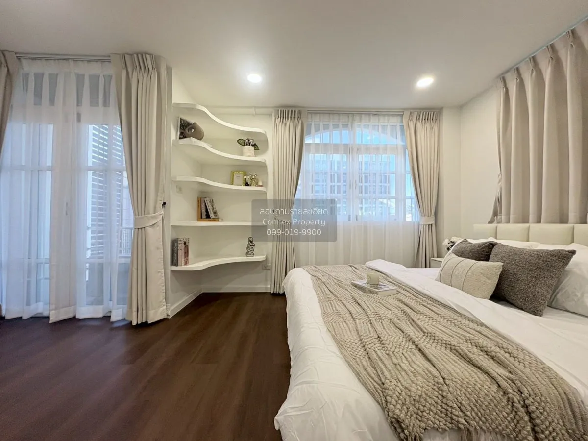 For Rent 3-story townhouse in Ratchada Niwet, Intersection 4 , Sa