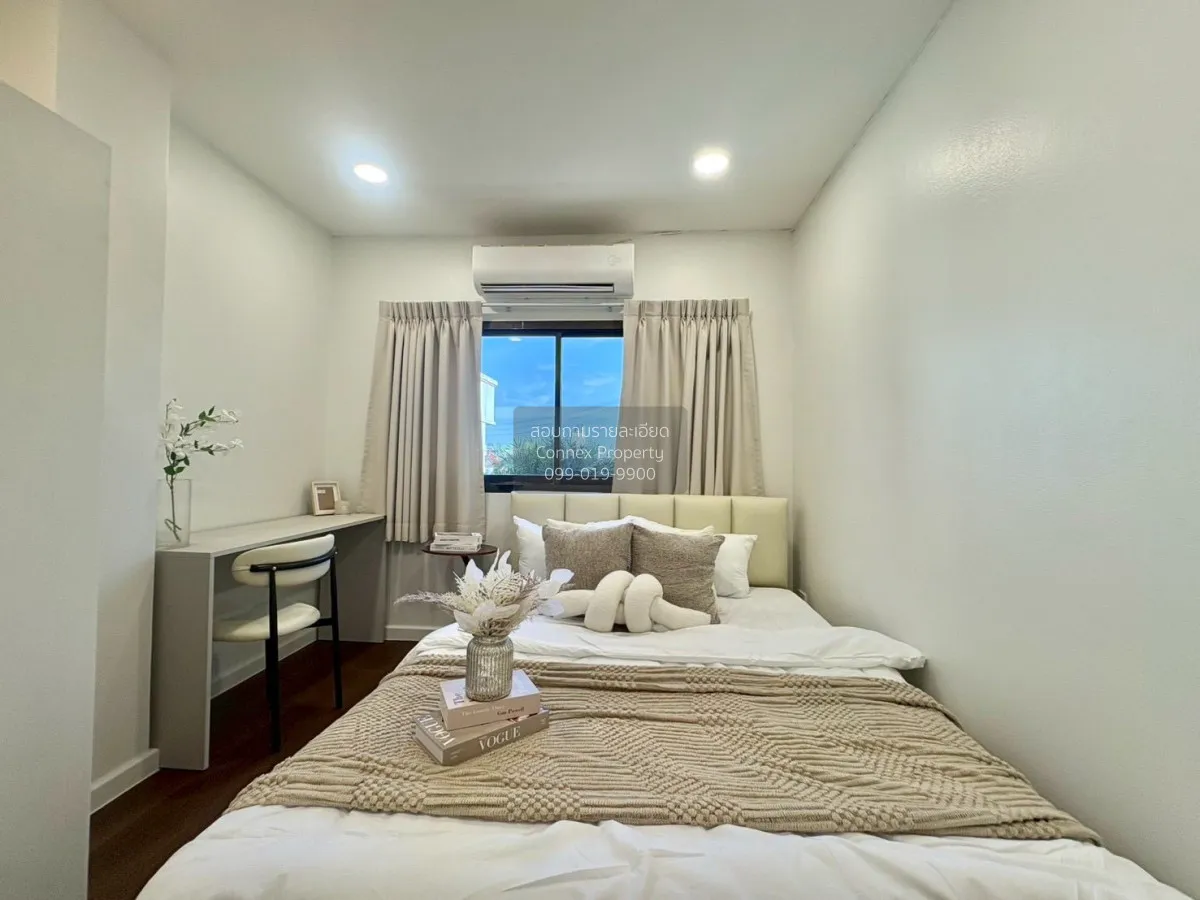 For Rent 3-story townhouse in Ratchada Niwet, Intersection 4 , Sa