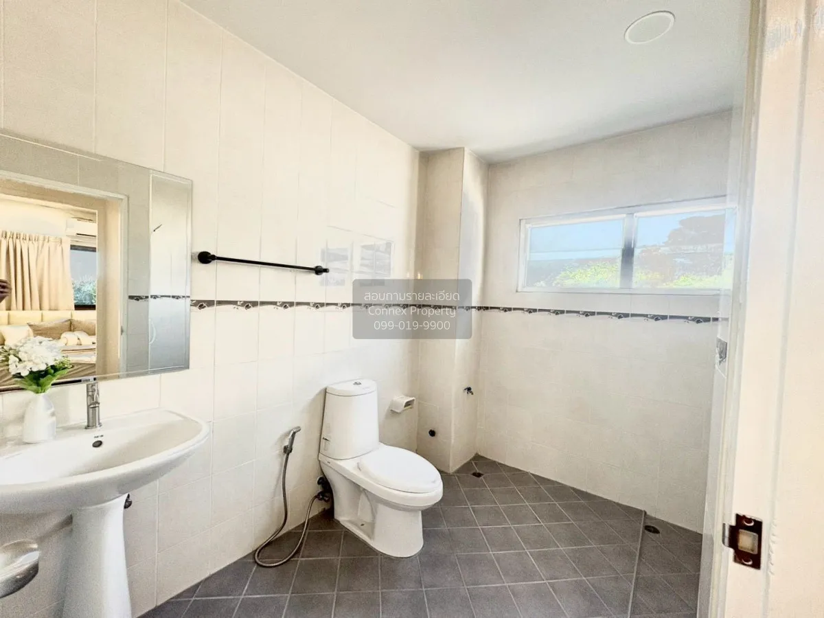 For Rent 3-story townhouse in Ratchada Niwet, Intersection 4 , Sa