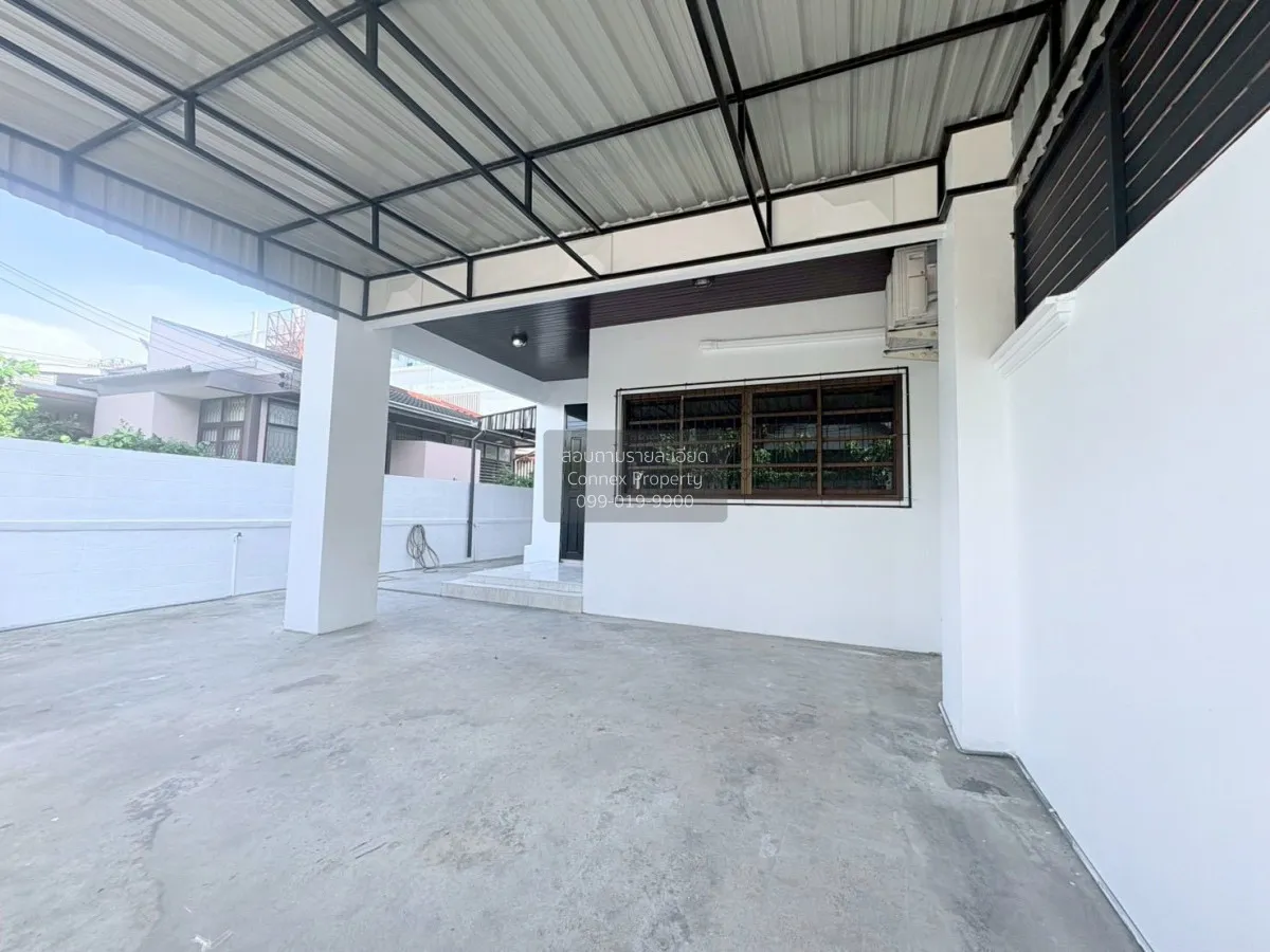 For Rent 3-story townhouse in Ratchada Niwet, Intersection 4 , Sa