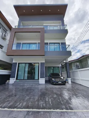 เช่า บ้านเดี่ยว 3 ชั้น สุขุมวิท 65 พระโขนงเหนือ เขต วัฒนา กรุงเทพ CX-158313