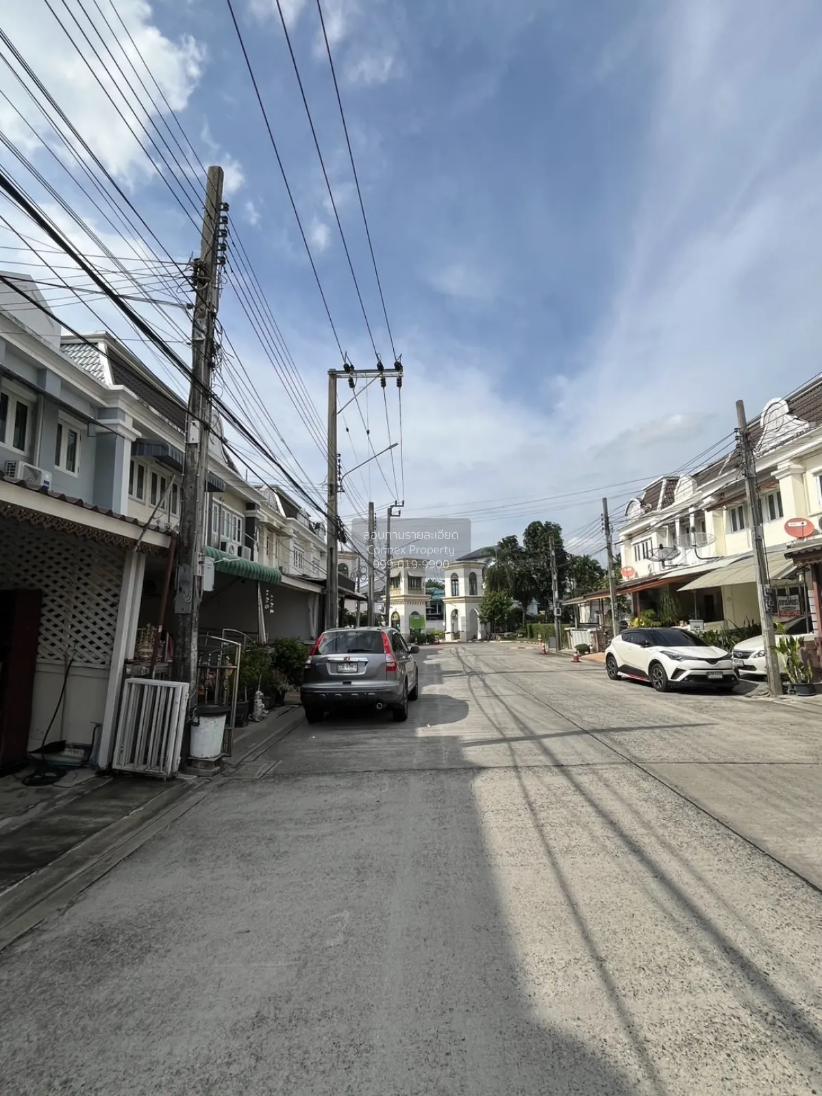 ขายทาวน์เฮ้าส์/ทาวน์โฮม  ดิ เอ็กซ์คลูซีฟ สวนหลวง ร.9 ARL-บ้านทับช