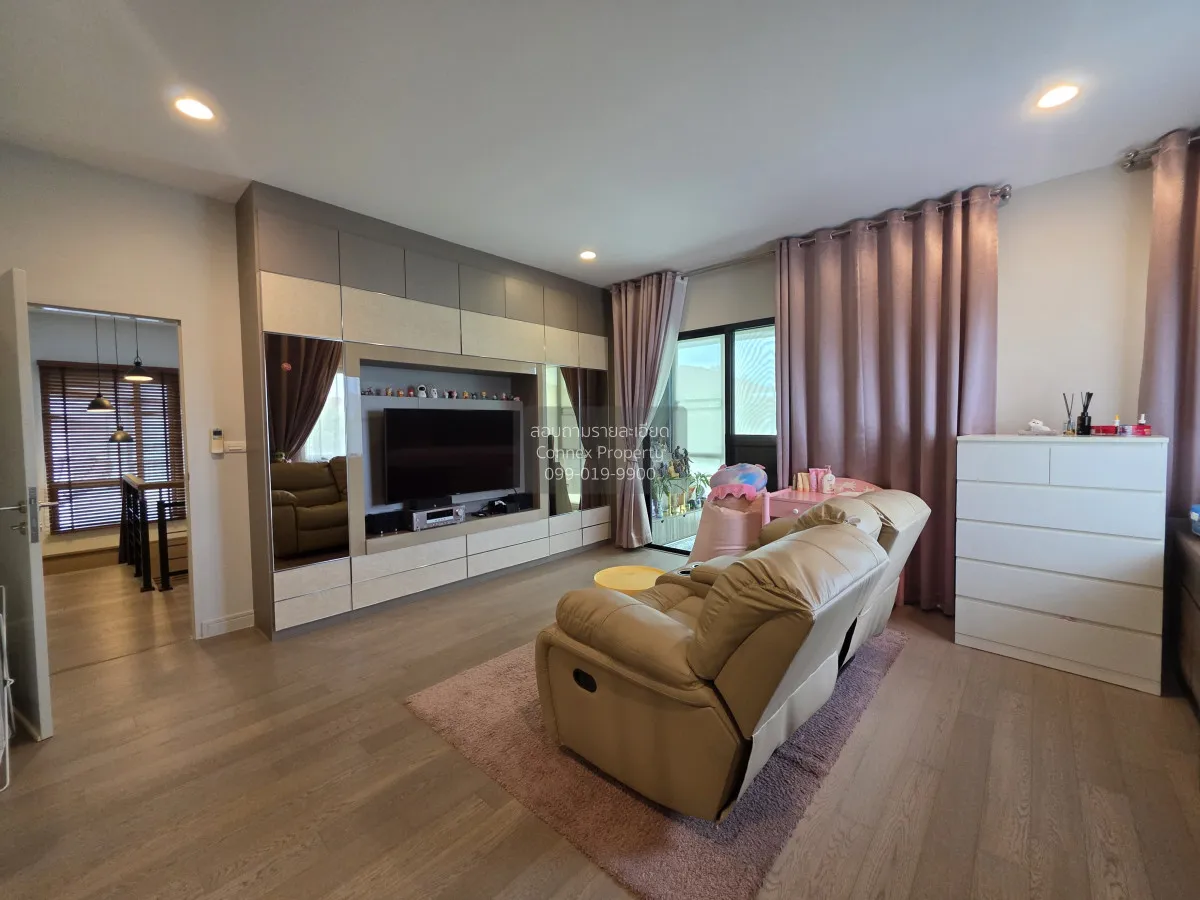 For Sale House , Setthasiri Charan - Pinklao , corner unit , MRT-
