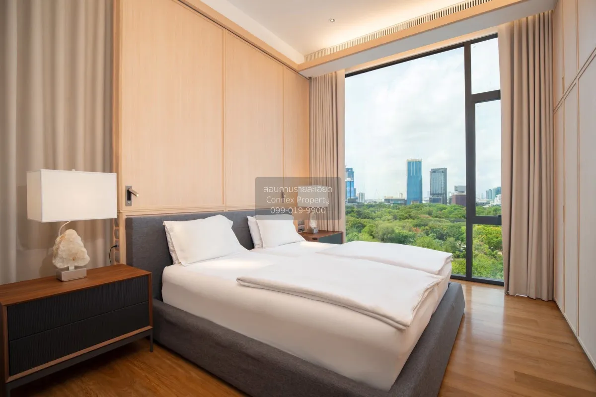 For Sale Condo , Sindhorn Lumpini (Langsuan) , nice view , corner
