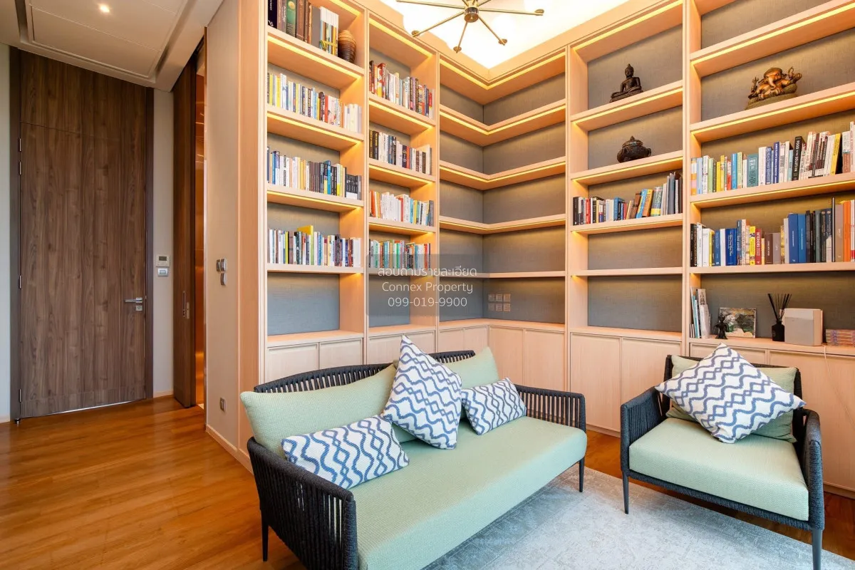 For Sale Condo , Sindhorn Lumpini (Langsuan) , nice view , corner