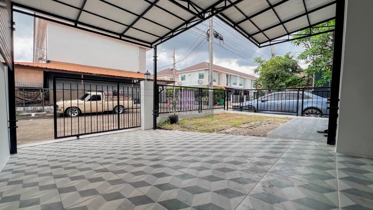 For Sale Townhouse/Townhome  , PRUKSA VILLE 72 , corner unit , ne 1