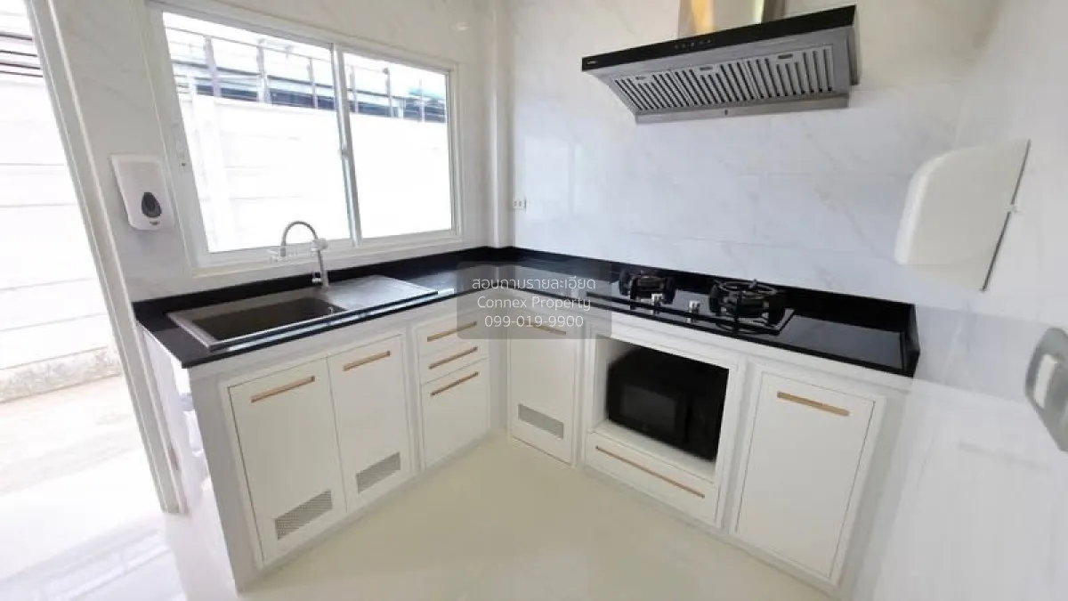 For Sale House , Centro Rama 9 - Motorway , corner unit , Khlong  4