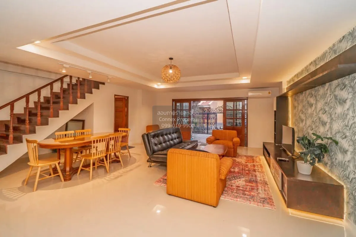 For Rent Tropical house for rent in Thonglor , nice view , newly  4