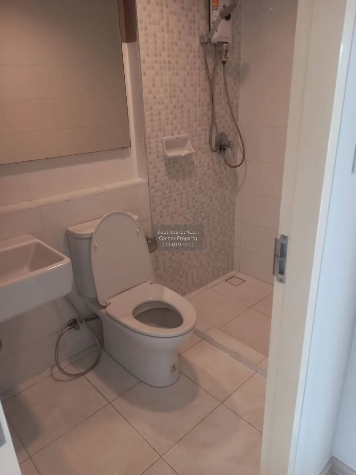 For Rent Townhouse/Townhome  , Indy Rangsit-Klong 2 , wide fronta