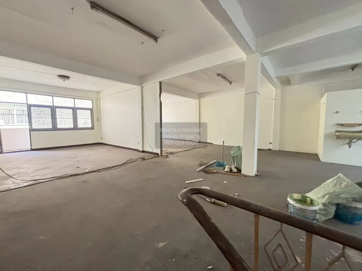 ขายอาคารพาณิชย์ 2 คูหา  เจริญนคร ซอย 4 บางลำภูล่าง เขต คลองสาน กร 4