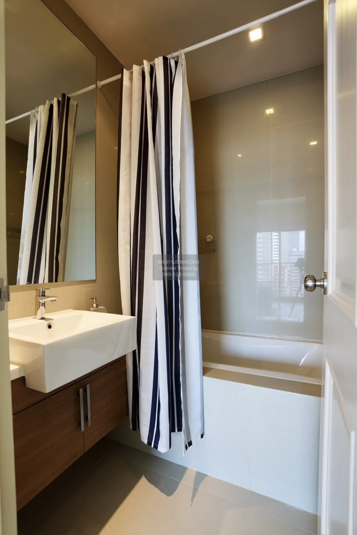 For Sale Condo , Noble Reform , corner unit , BTS-Ari , Thung Pha