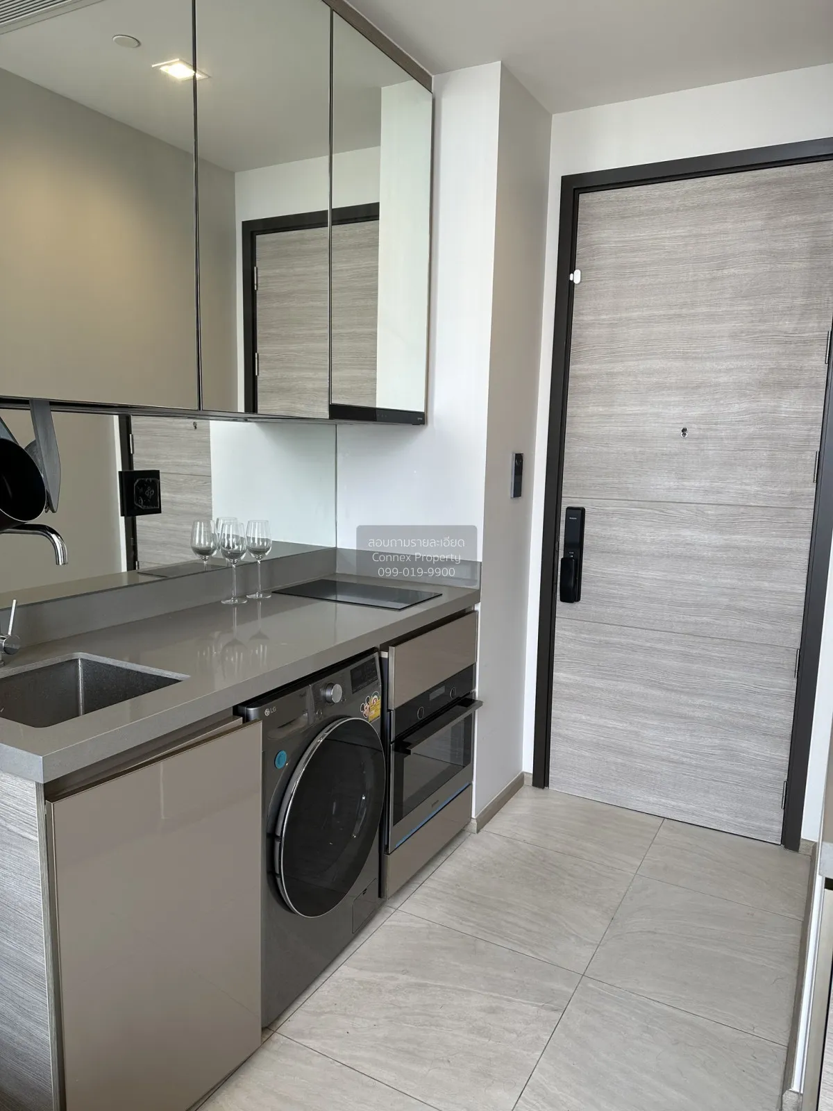 For Rent Condo , The Crest Park Residences , high floor , corner  2