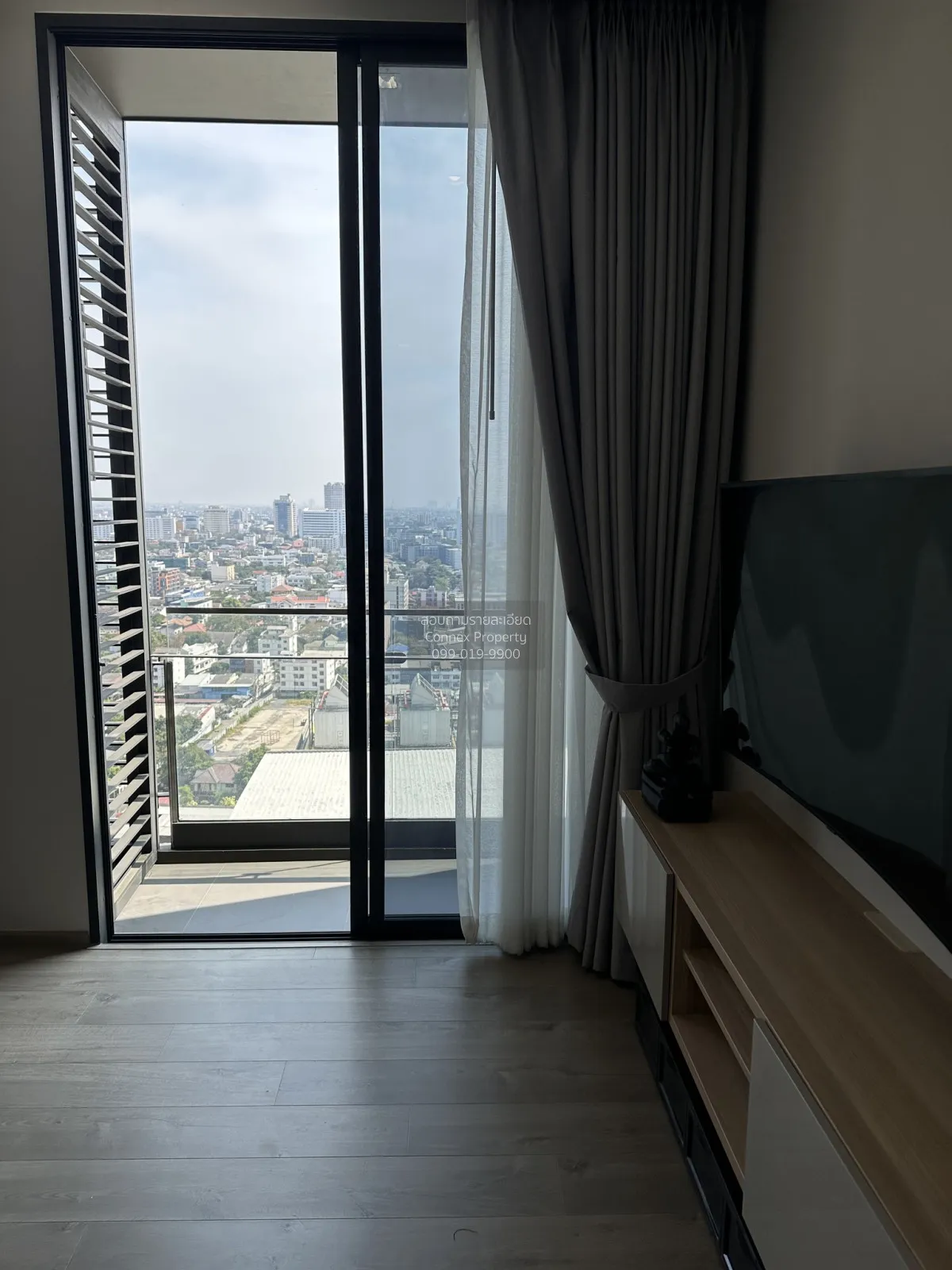 For Rent Condo , The Crest Park Residences , high floor , corner  3