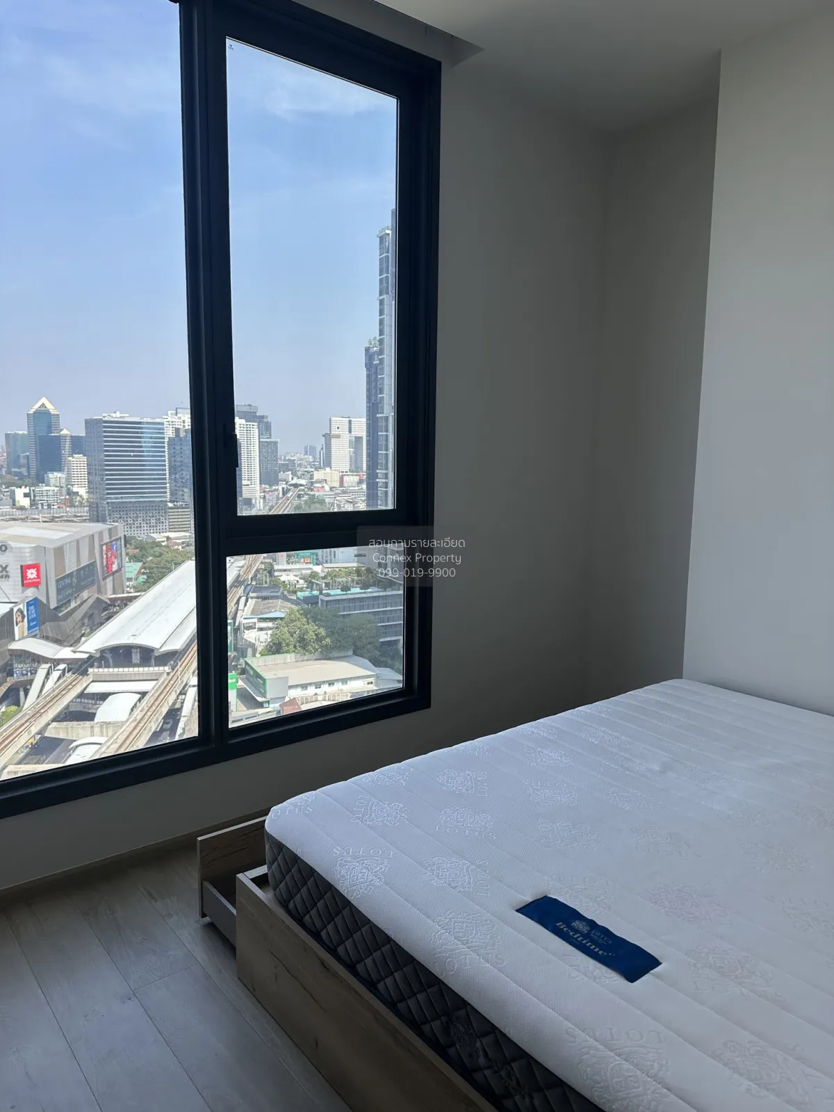 For Rent Condo , The Crest Park Residences , high floor , corner 