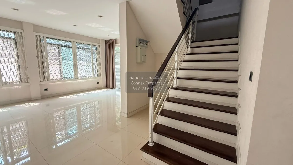 For Sale House , Perfect Place Phatthanakan - Srinakarin , corner