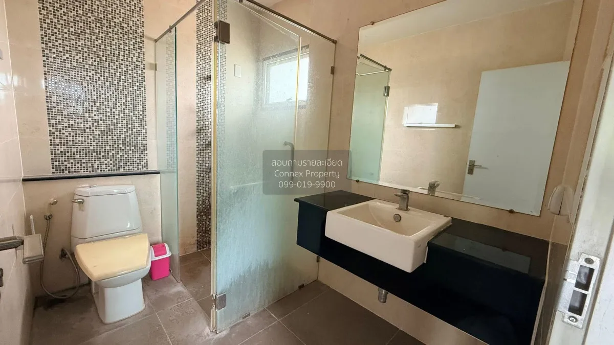 For Sale House , Perfect Place Phatthanakan - Srinakarin , corner