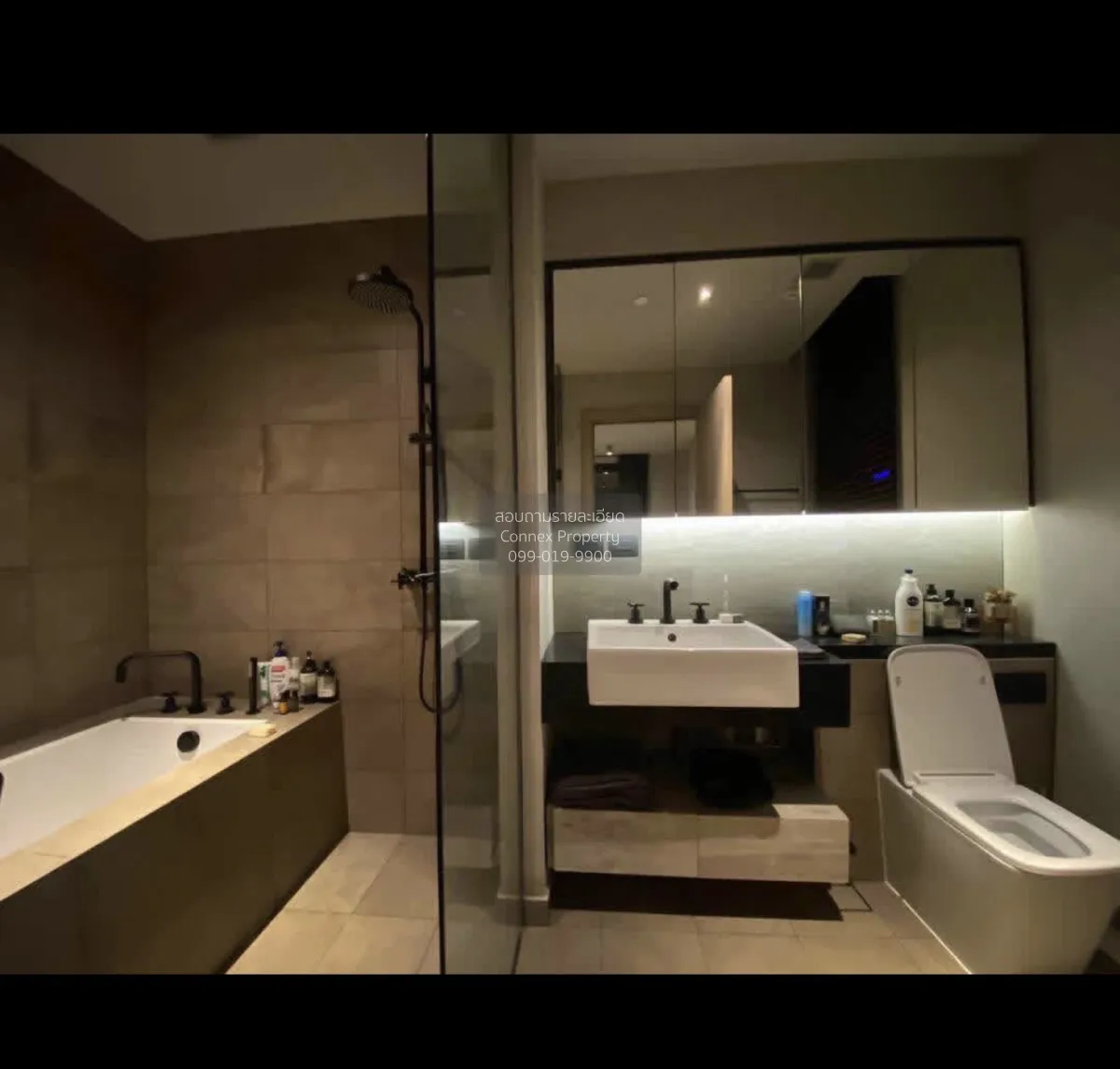 For Rent Condo , The Lofts Asoke , high floor , newly renovated ,
