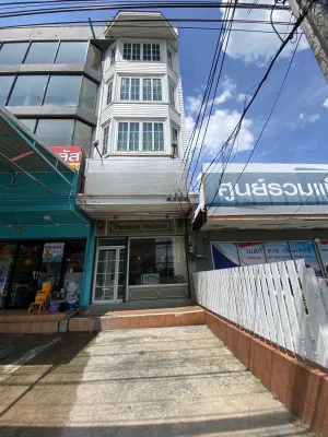 For Rent Commercial building on Srinakarin Road, next to the Yellow Line Skytrain, near Bearing Station (250 meters). , Samrong Nuea , Srinagarindra , Samut Prakarn , CX-159240