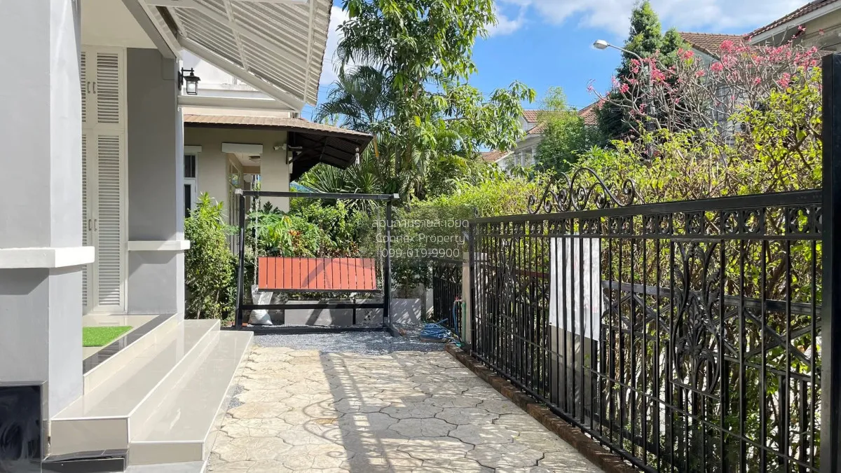 For Rent House , Baan Lalin The Young Executive Onnut-Wongwaen -  2