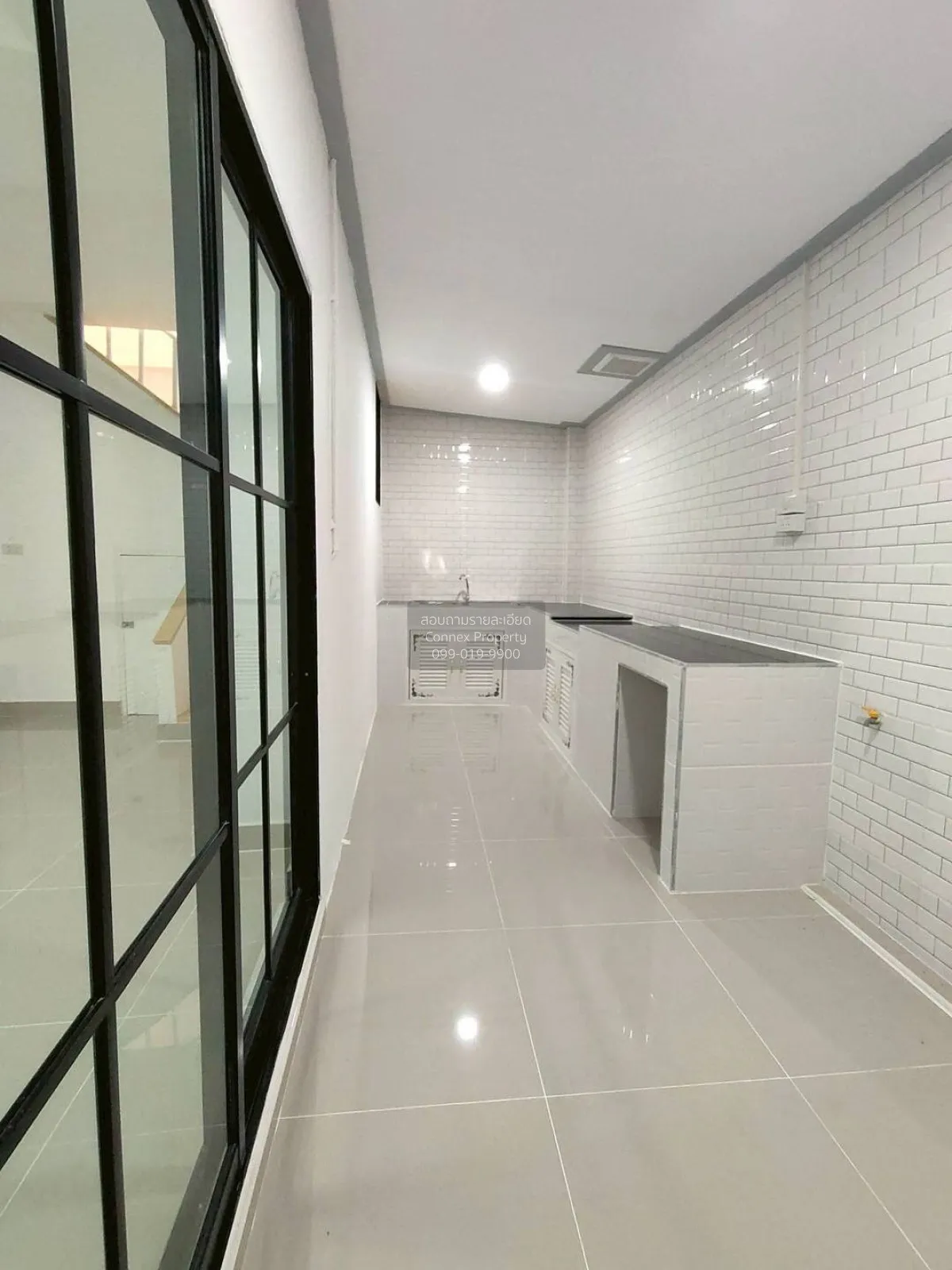 ขายทาวน์เฮ้าส์/ทาวน์โฮม  บ้านวรารักษ์ รังสิต-คลองสาม รีโนเวทใหม่ 