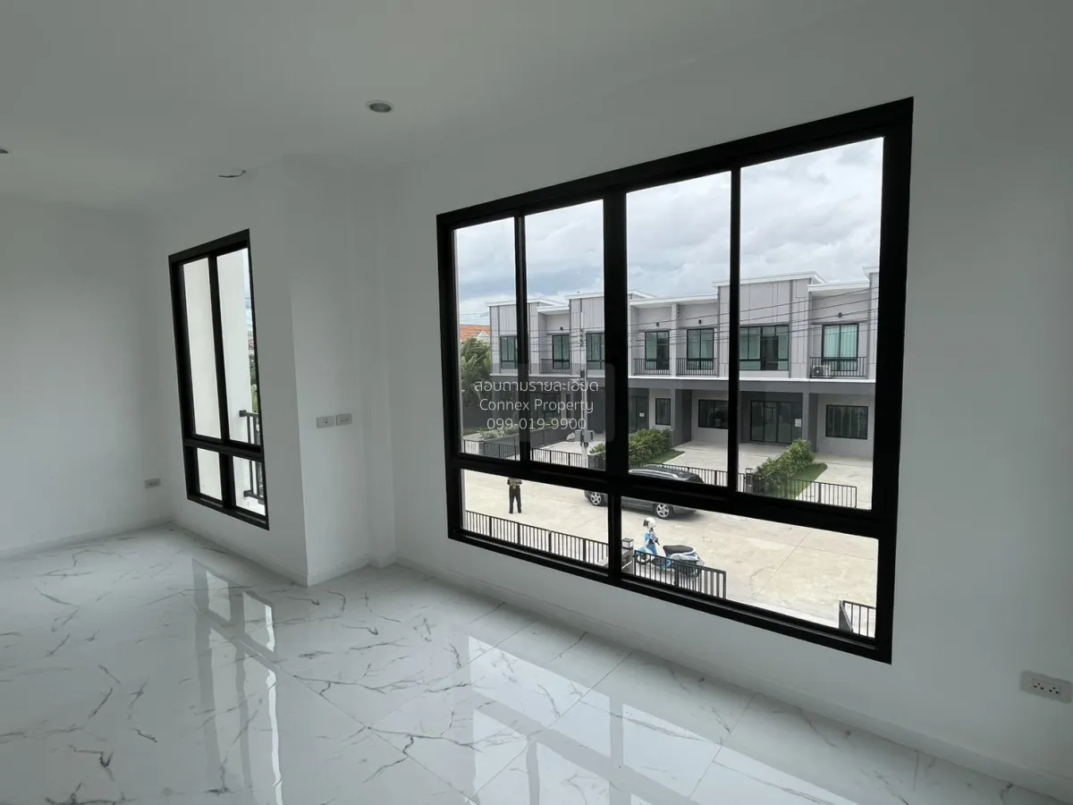 For Sale Townhouse/Townhome  , Narit Ville , nice view , wide fro