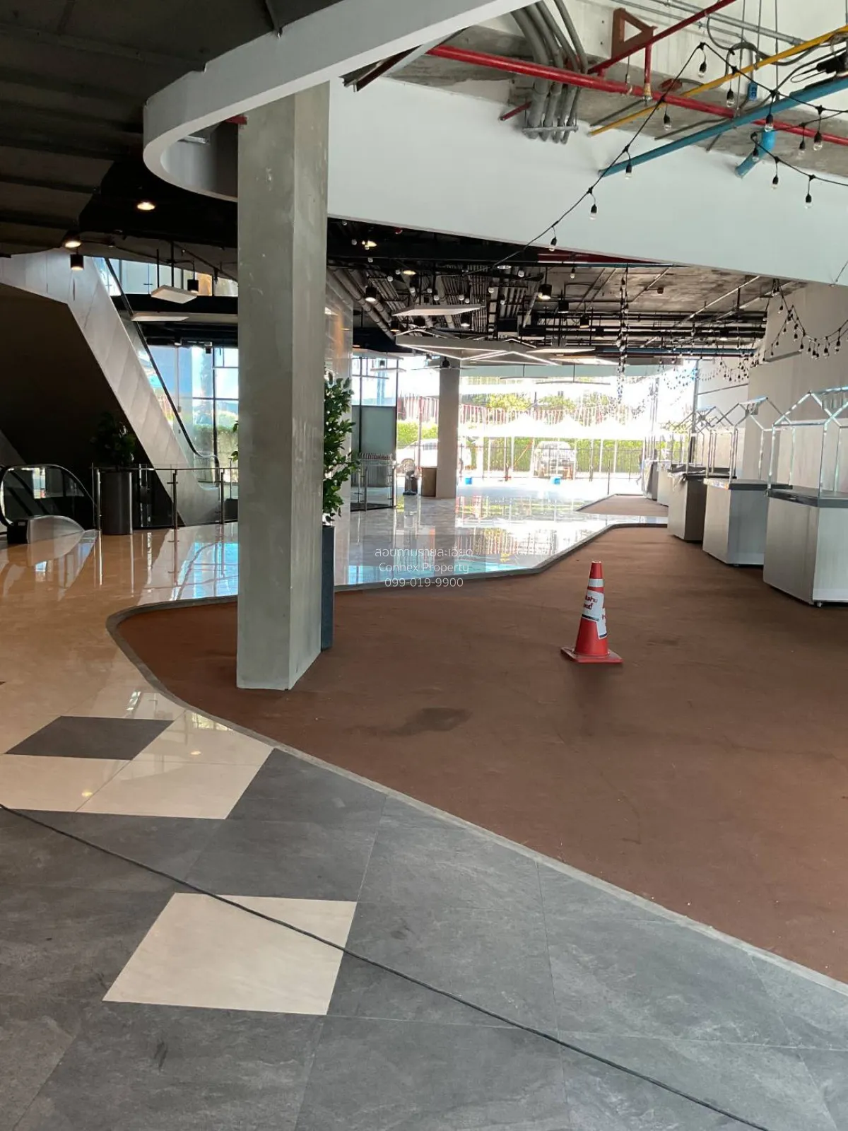 For Rent Commercial space , Rich walk Rama 9 - Srinakarin , Suan 