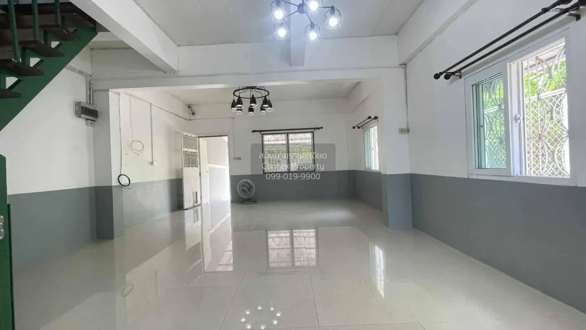 ขายทาวน์เฮาส์  2  ชั้น ห้องมุม 26 ตรว. ชุมชนบ้านปีกไม้ 5 - บ้านรี