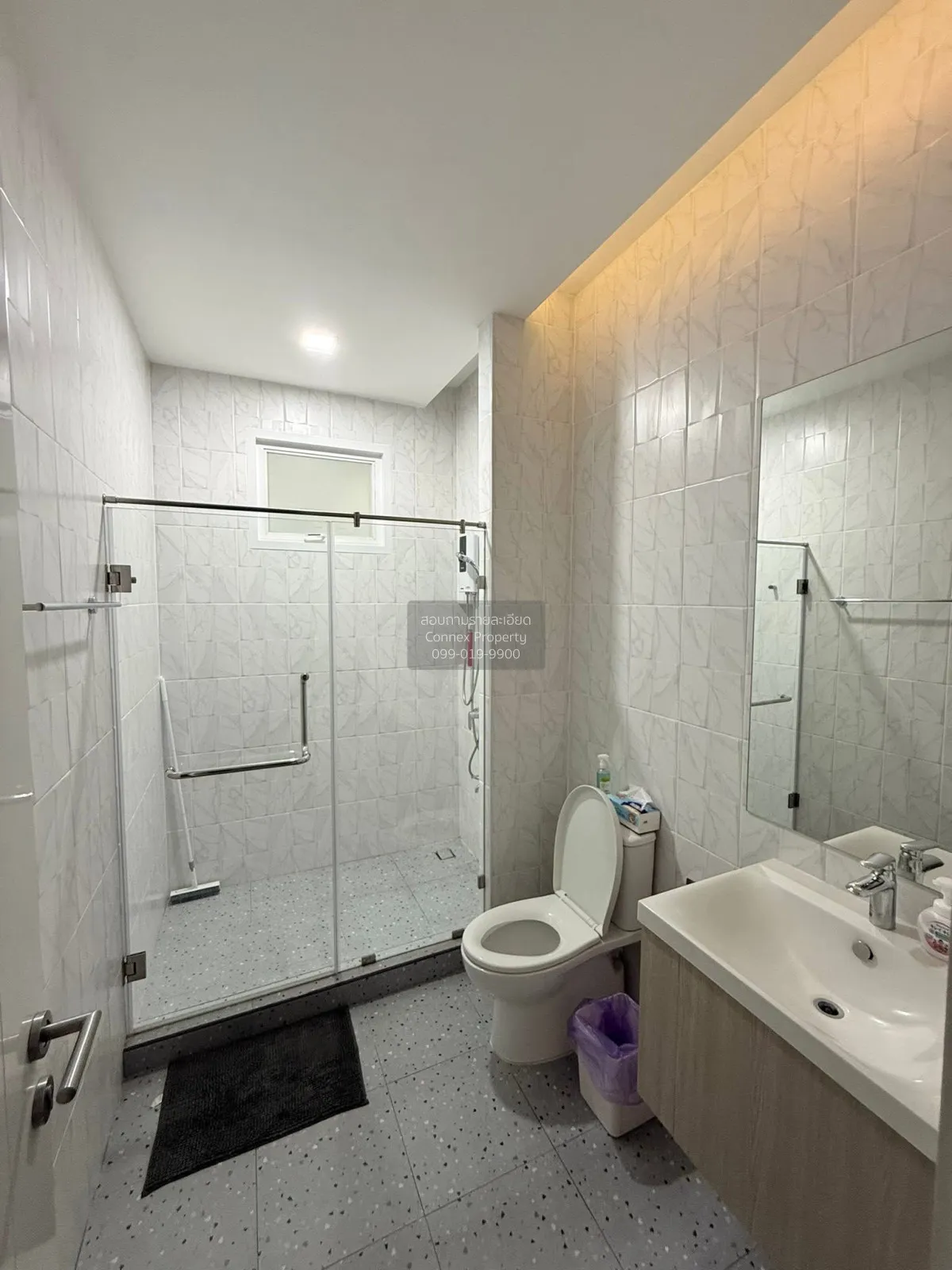 For Sale The Rux Ramintra-Jatuchok , corner unit , Sam Wa Tawan T