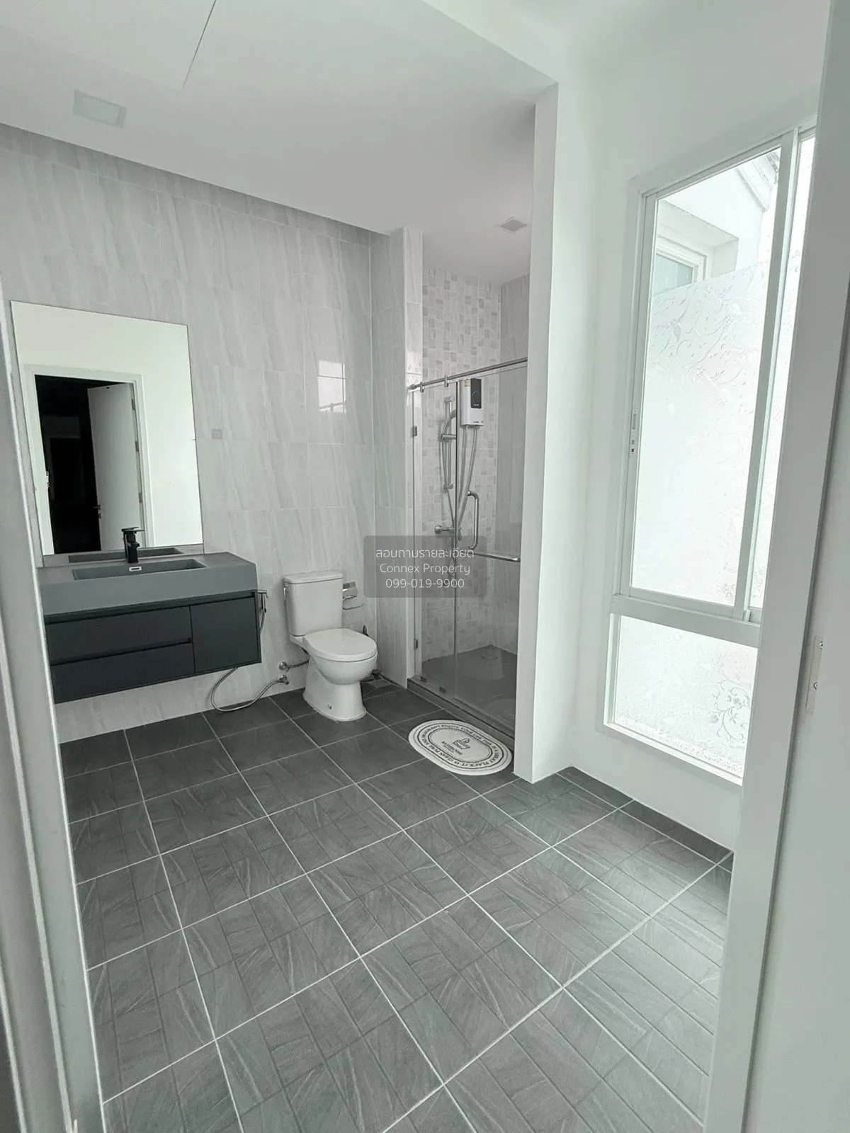 For Sale The Rux Ramintra-Jatuchok , corner unit , Sam Wa Tawan T