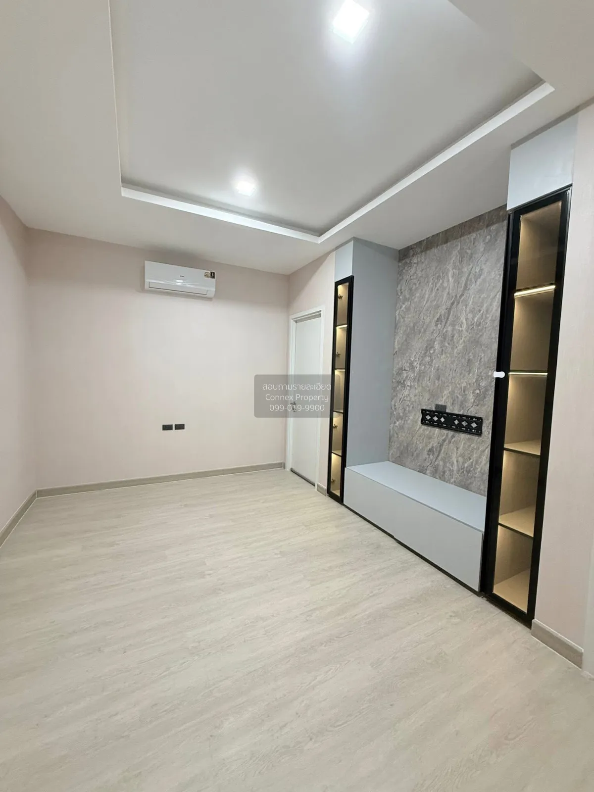 For Sale The Rux Ramintra-Jatuchok , corner unit , Sam Wa Tawan T