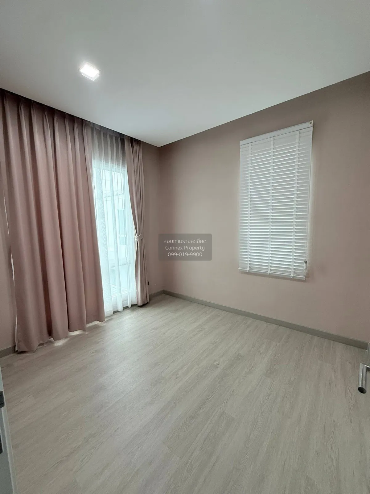 For Sale The Rux Ramintra-Jatuchok , corner unit , Sam Wa Tawan T