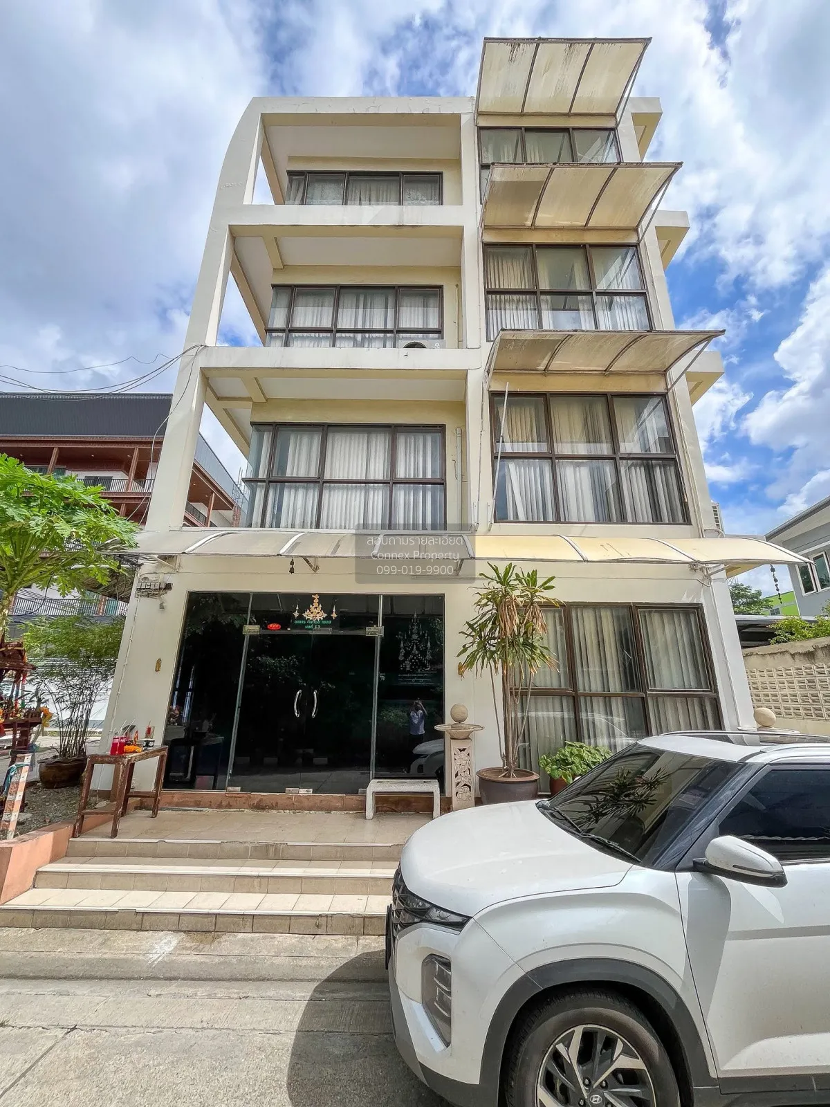 For Sale Commercial Building , Baan Thanthip , corner unit , Hua  2