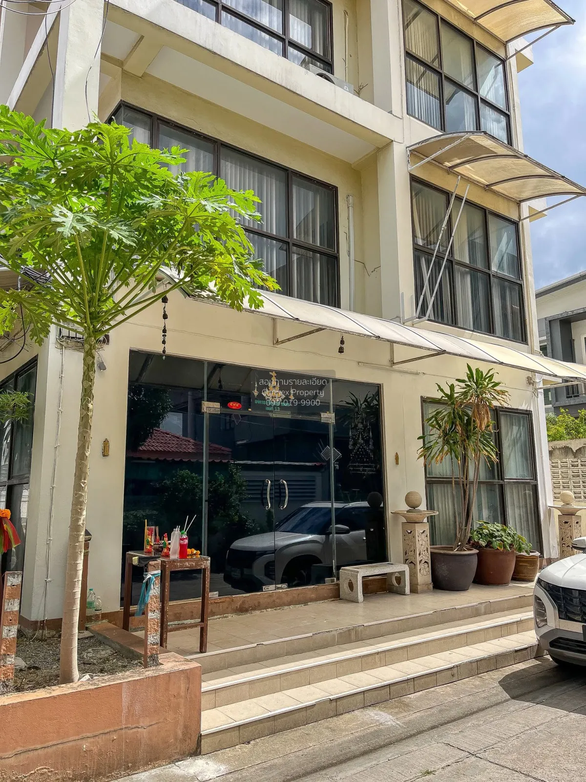 For Sale Commercial Building , Baan Thanthip , corner unit , Hua  3