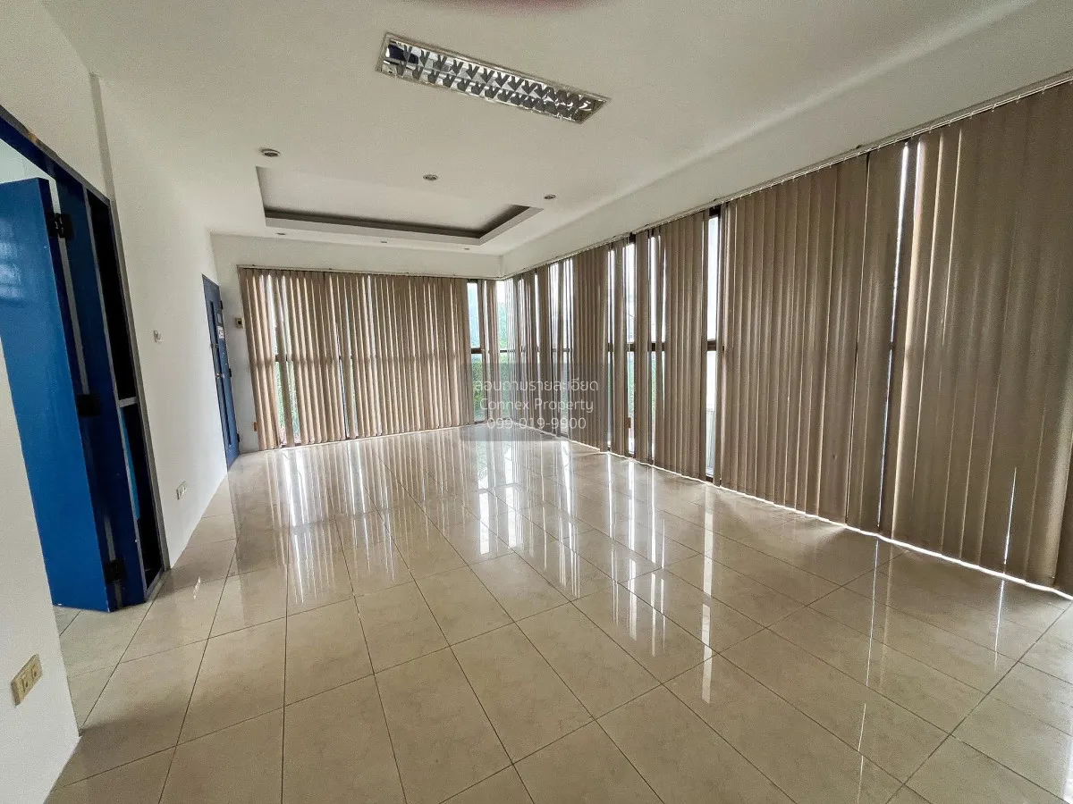 For Sale Commercial Building , Baan Thanthip , corner unit , Hua 