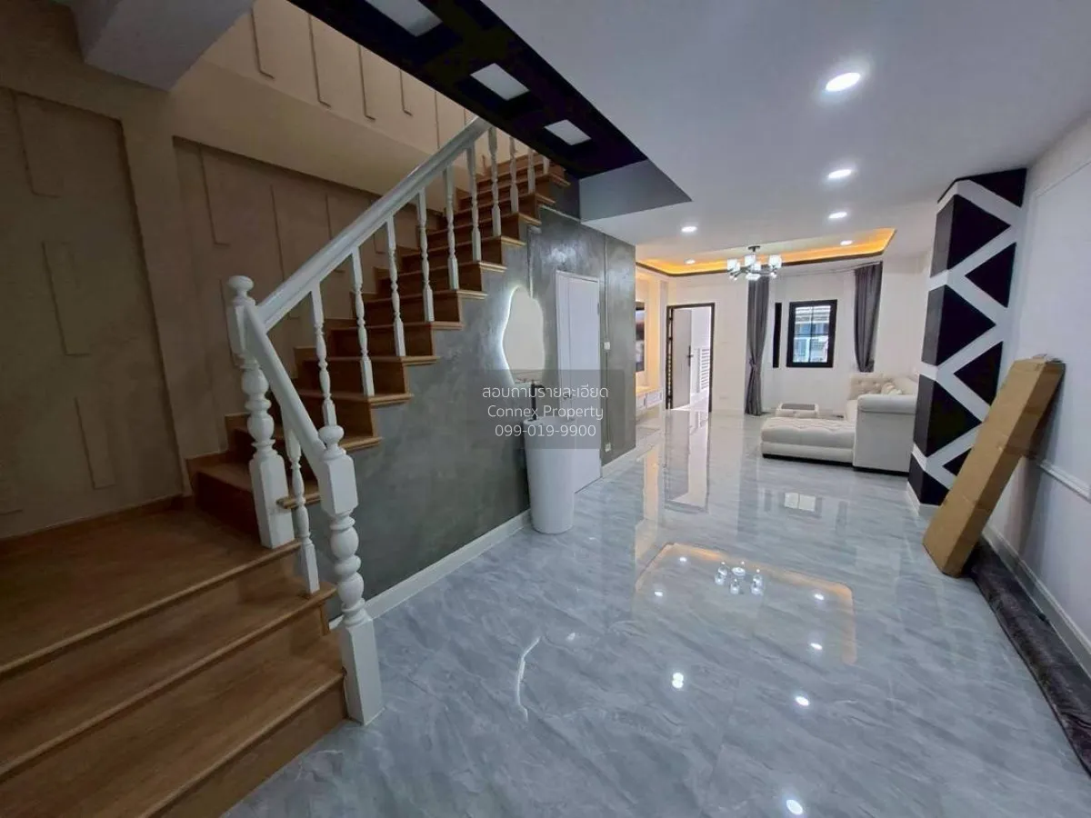 For Sale Townhouse/Townhome  , Town and Country , newly renovated