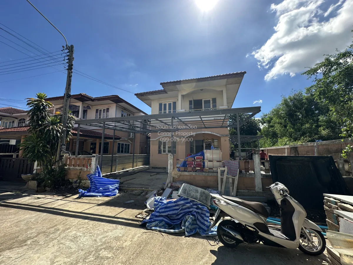 For Sale House , Ek Siam Village , corner unit , newly renovated  3