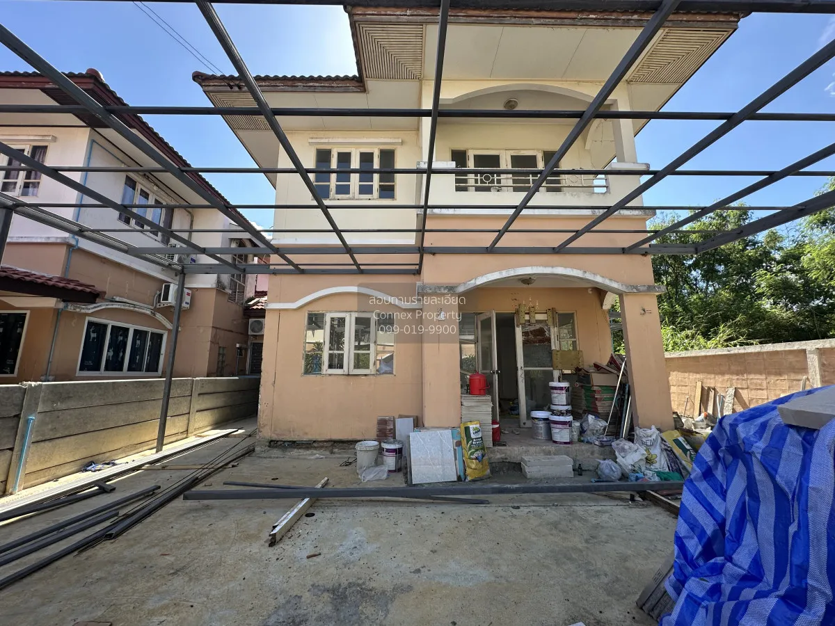 For Sale House , Ek Siam Village , corner unit , newly renovated 