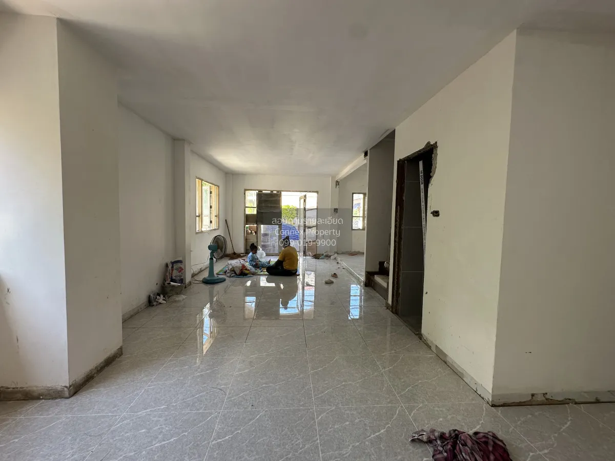 For Sale House , Ek Siam Village , corner unit , newly renovated 