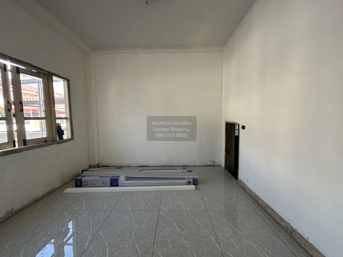 For Sale House , Ek Siam Village , corner unit , newly renovated 