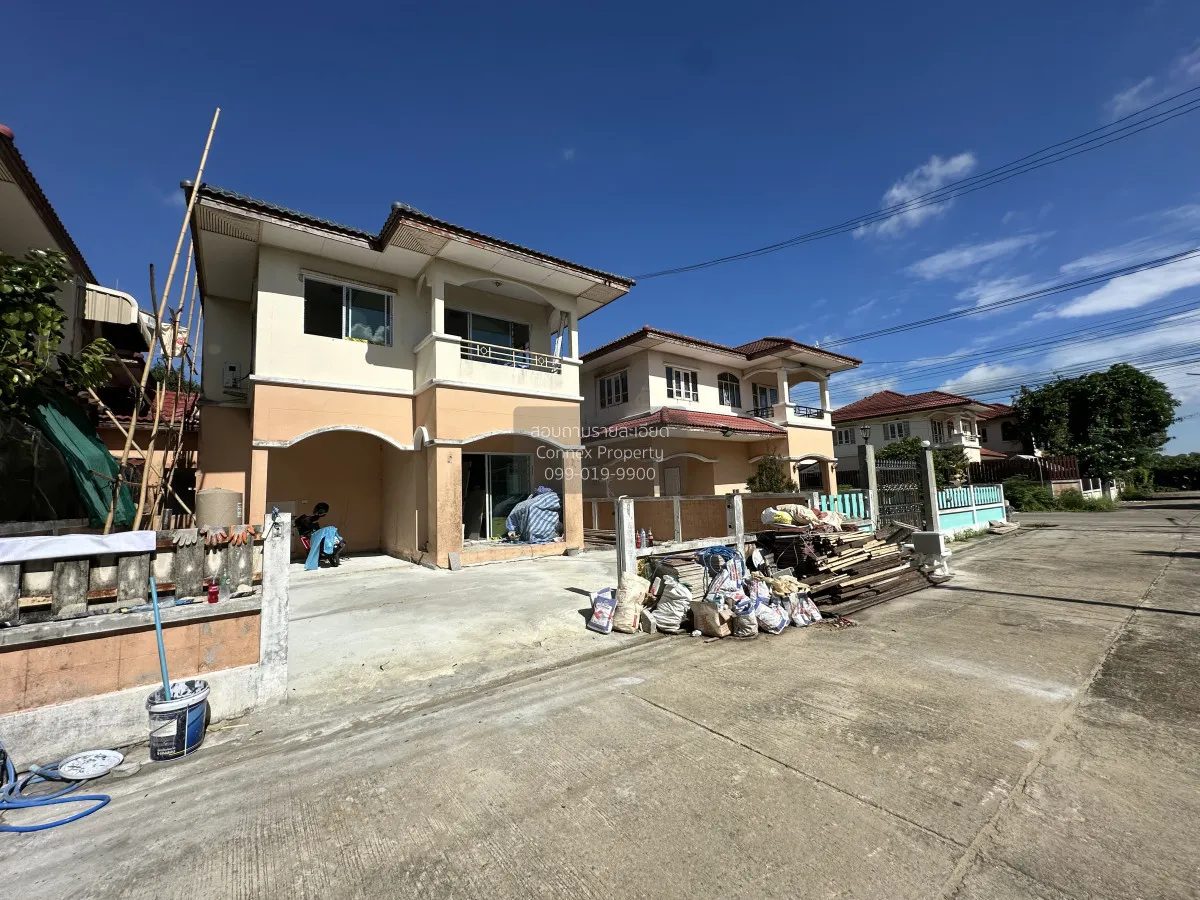 For Sale House , Ek Siam Village , corner unit , Khlong Yong , Ph 2