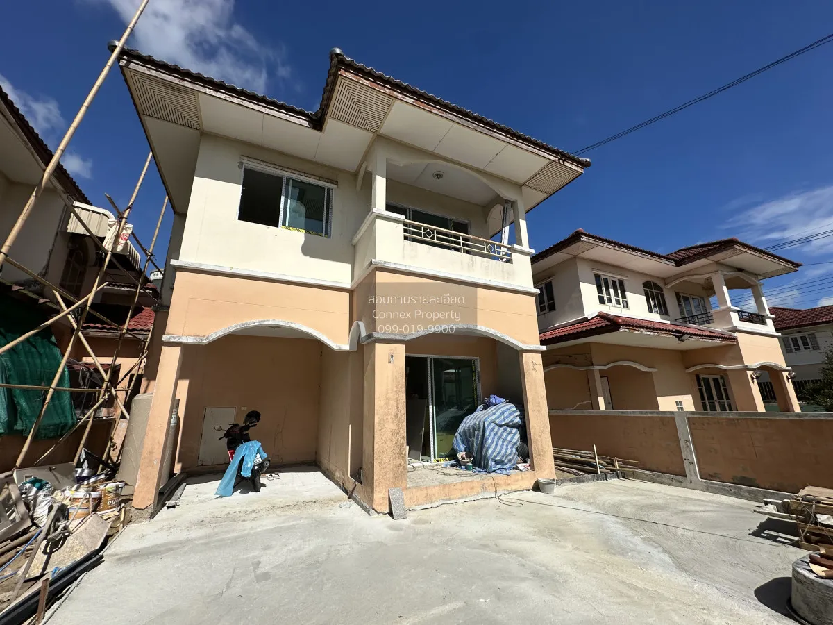For Sale House , Ek Siam Village , corner unit , Khlong Yong , Ph 4
